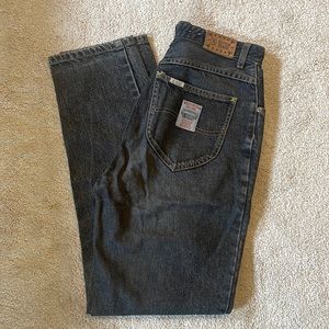 Lee gossip black stonewashed high rise taper.